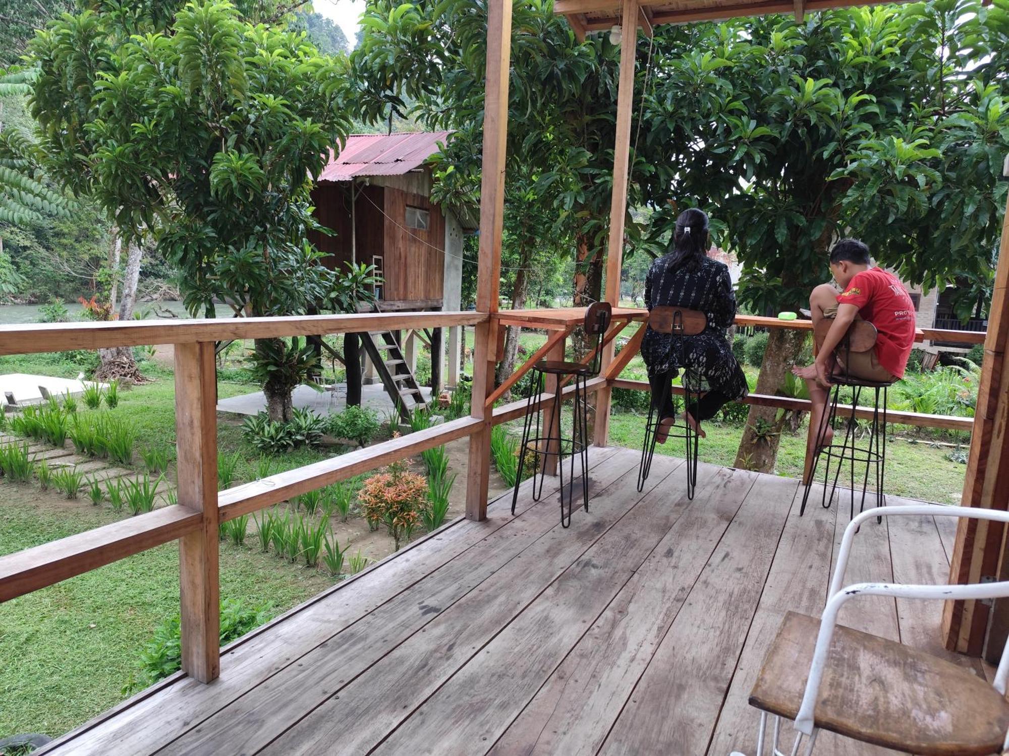 Bua Guesthouse Tangkahan Bagian luar foto